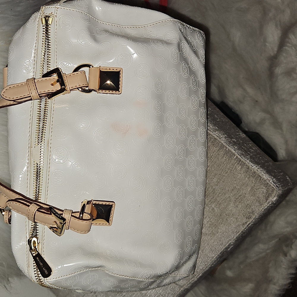 Stylish White Handbag